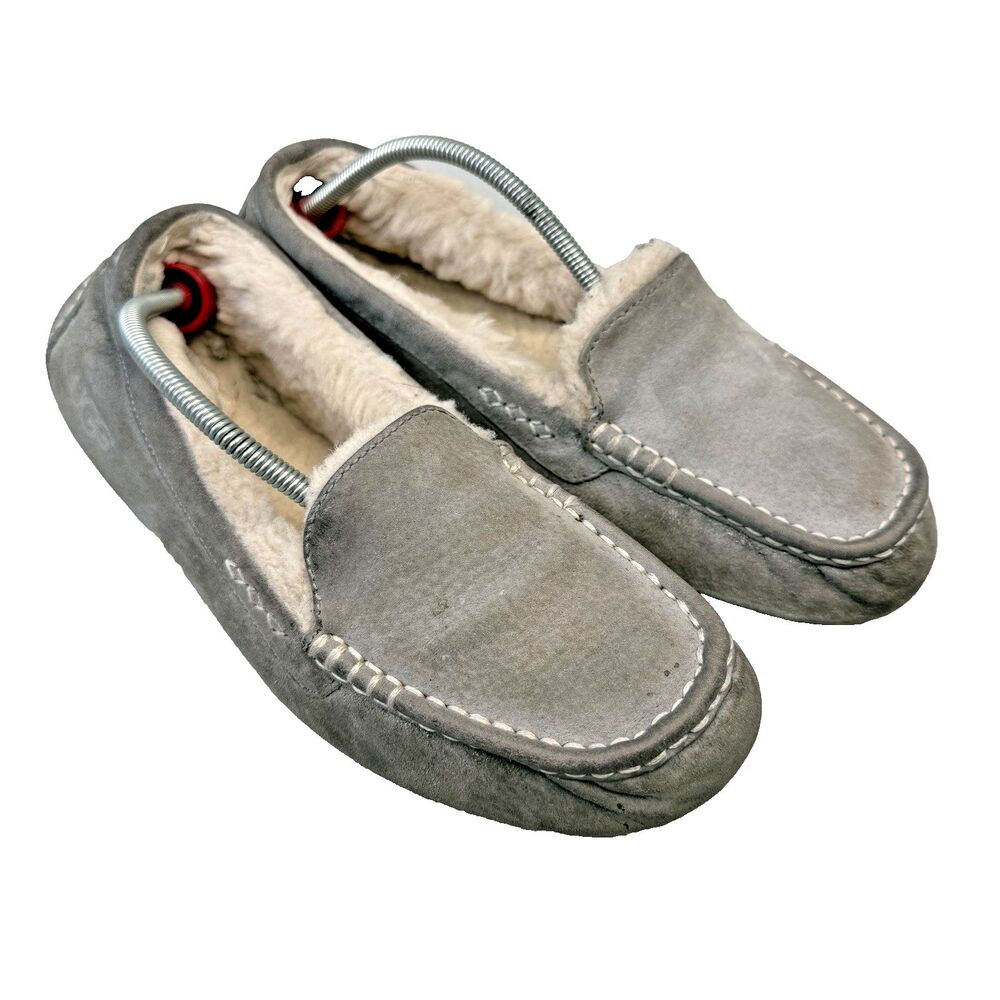 UGG Women's Ansley Slippers Light Gray Size 9 Suede Moccasin Loungewear EUC